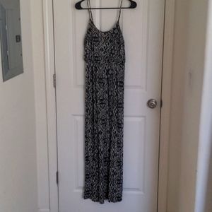 Lush maxi dress size small